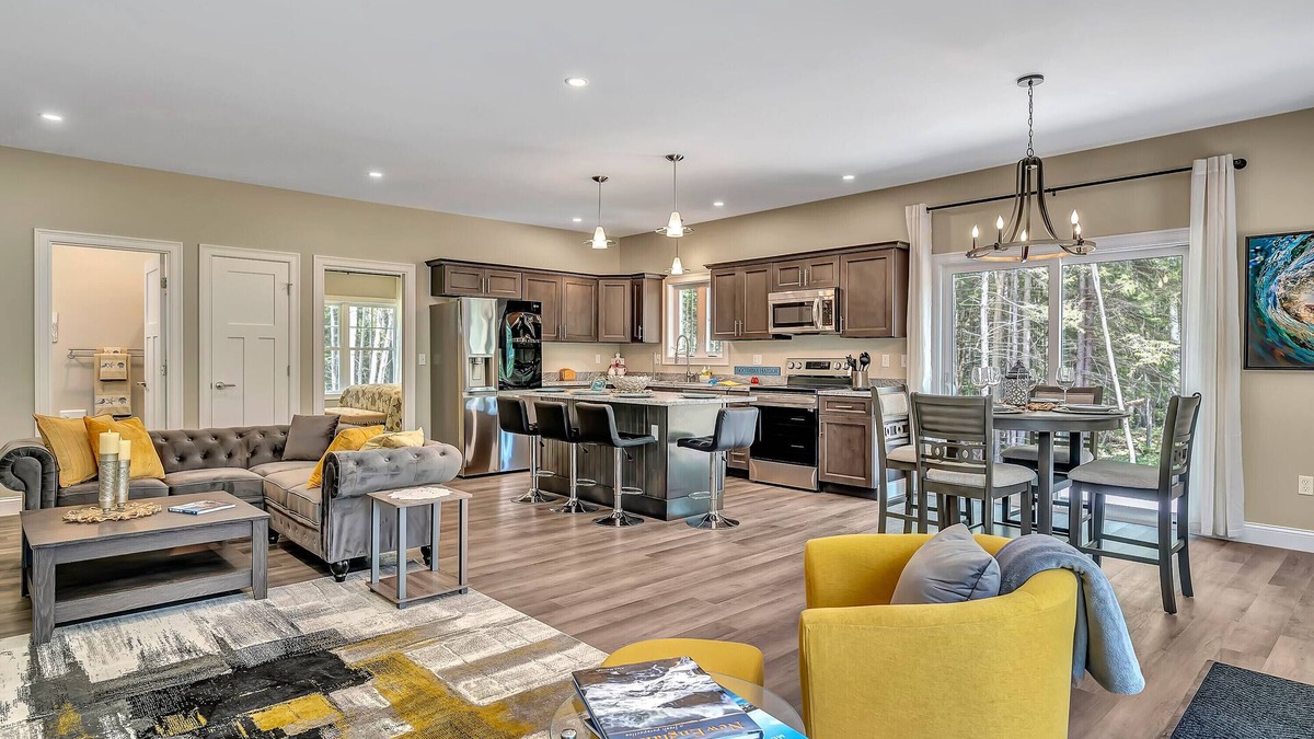 Bayville Apartment | Shipbuilder’s Retreat sleeps 6, 5 minutes to Harbor