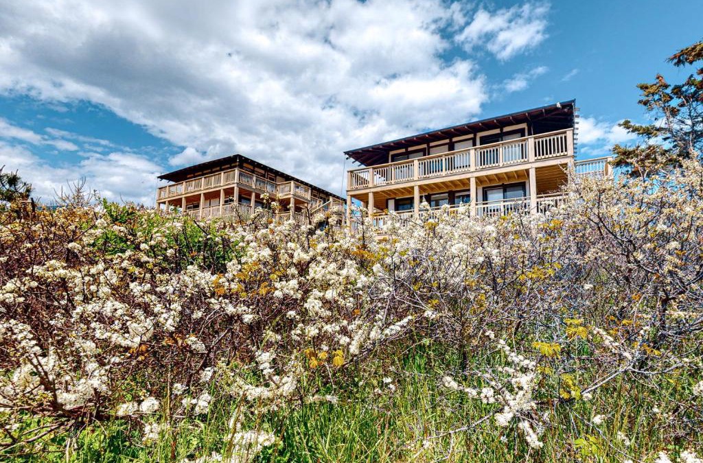 North Truro Hotel | Ships Ahoy