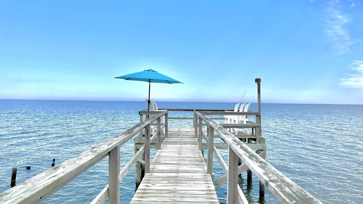 Deltaville House | Ships Watch On The Bay With Endless Water Views