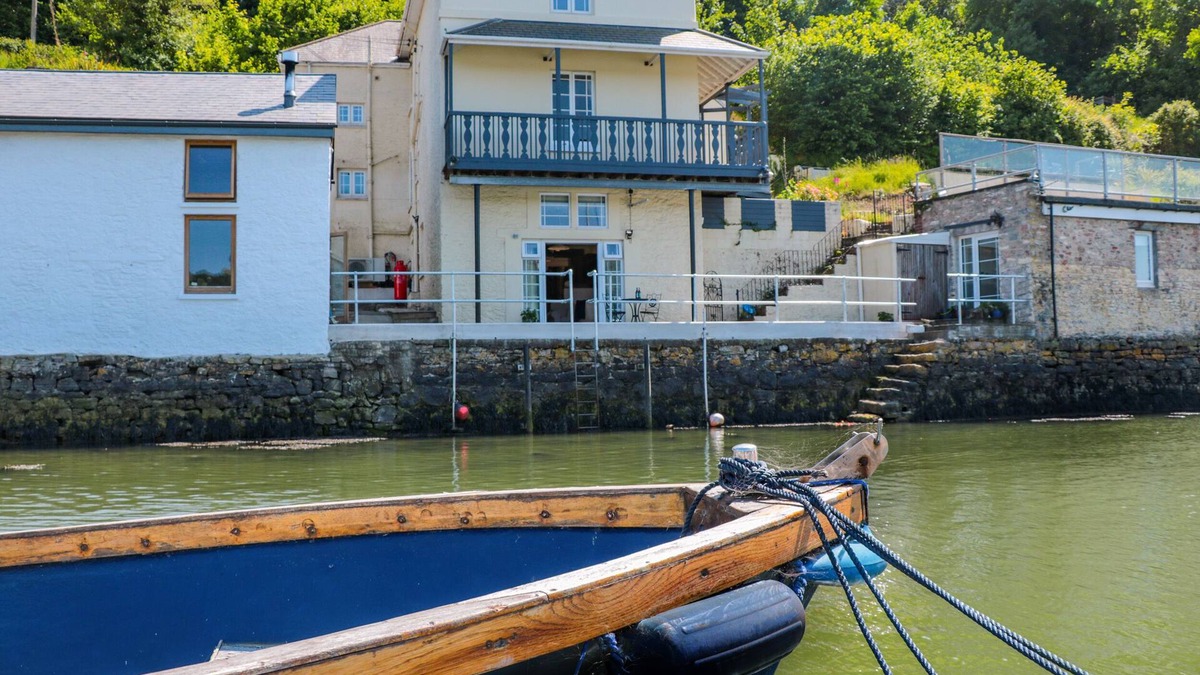 Brixham Cottage | SHIPWRIGHTS, romantic, with a garden in Galmpton, Torbay