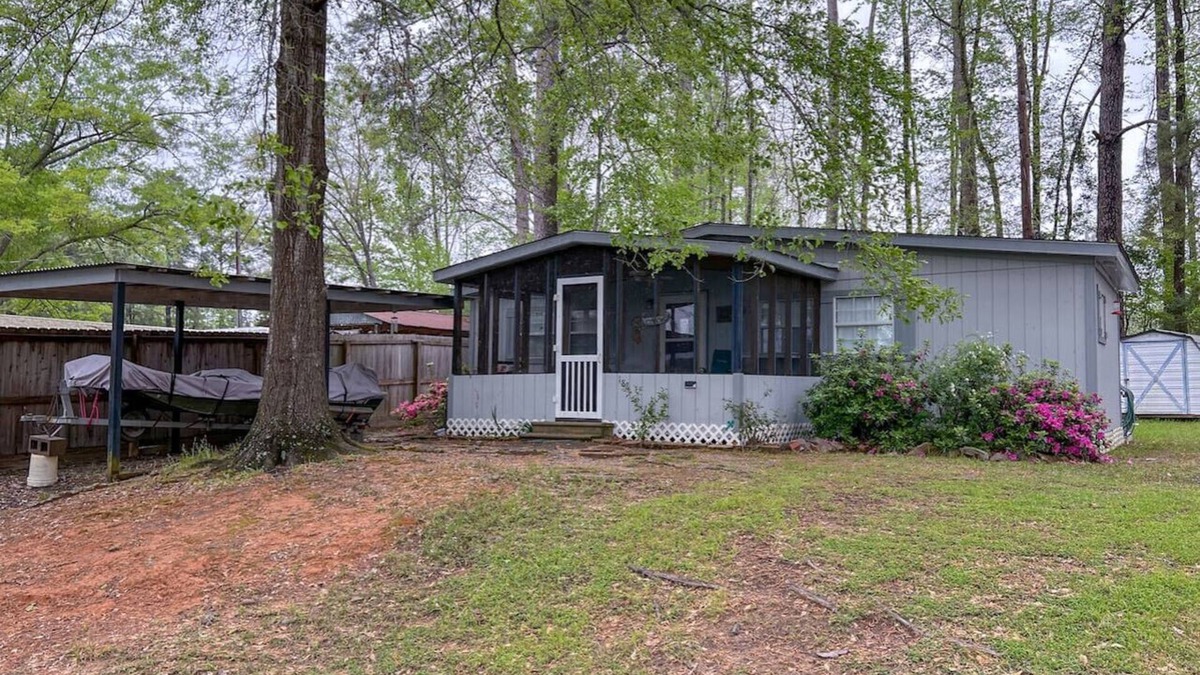 Negreet Cottage | Shirley's Place on Negreet Creek