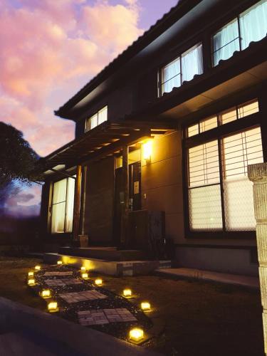 Shiroishi House | Shiroishi fox house