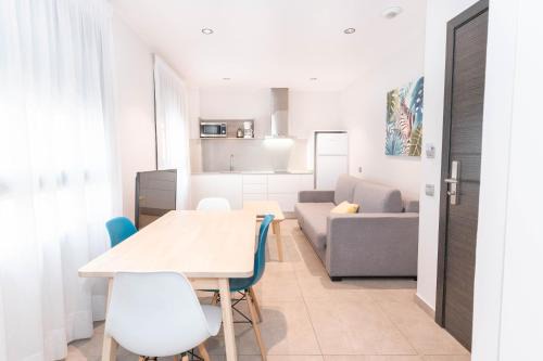 Las Palmas de Gran Canaria Apartment | Sholeo Lodges Santa Catalina Flats
