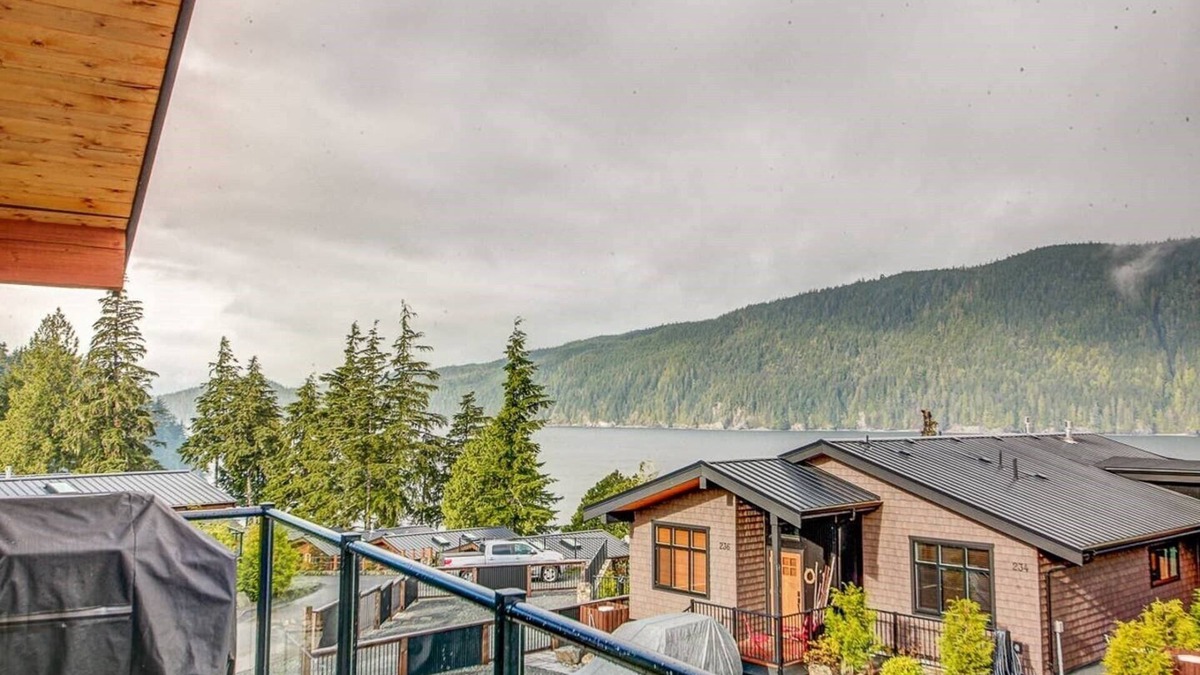 Port Renfrew House | Shore 2 Please - UPPER (Amazing Oceanviews) H198251310