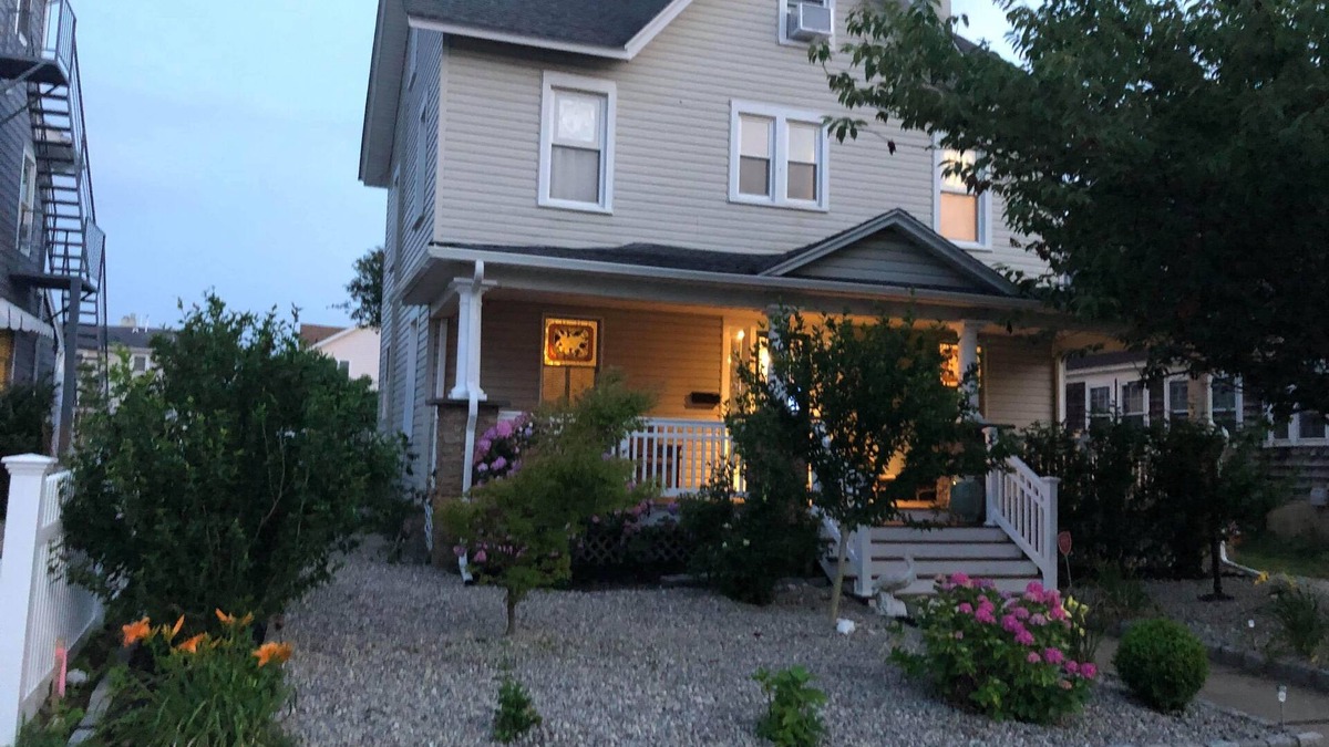 Point Pleasant Beach House | Shore Beats Work-ING! Beach:3 Minute Walk-6 Houses Summer Weekly Getaway Hot Tub