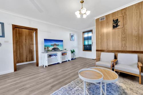 Norlane House | Shore Getaway Spirit of Tasmania- 2 Mins
