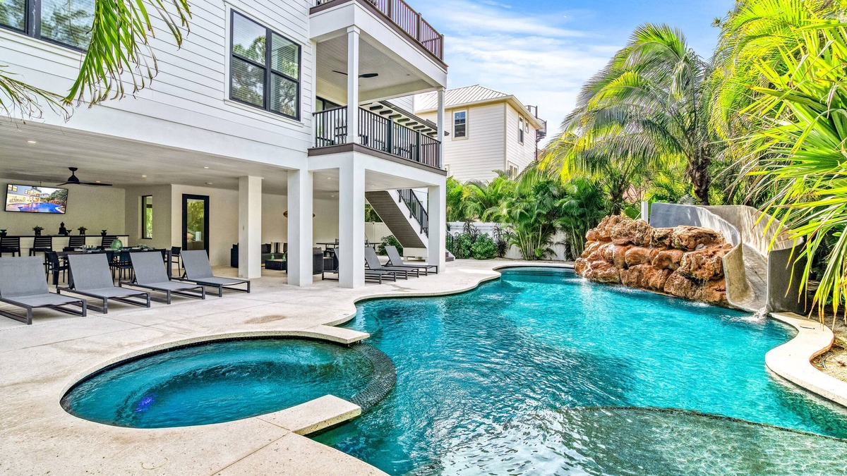 Sarasota House | Shore is Something | 5000sqft, Walk to Lido Beach, Bike to St Armand Circle
