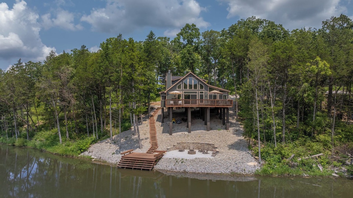 Wright City Ski Chalet | Shore Side by Innsbrook Vacations!