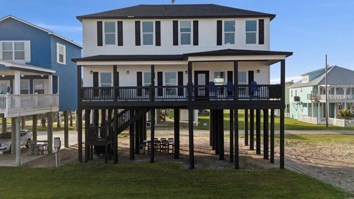 Crystal Beach Cabin | Shore Thing - Beach Front - Sleeps 22