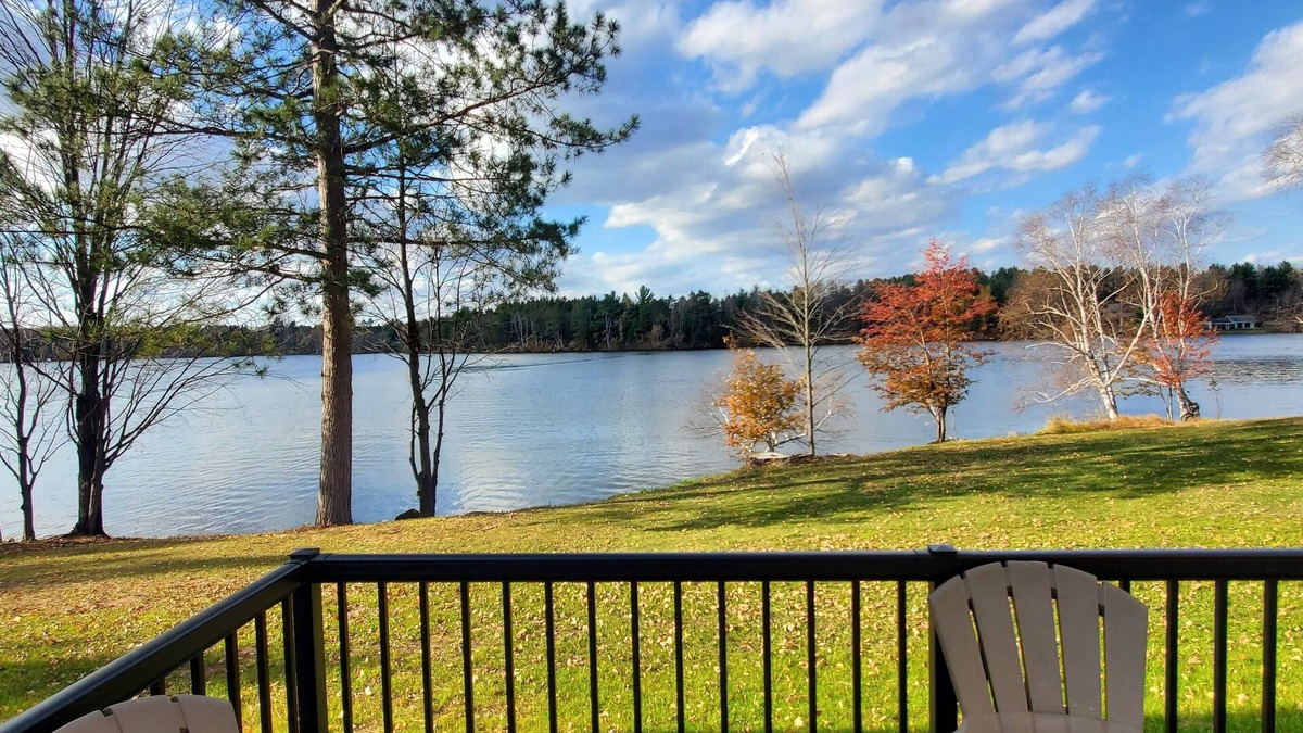 Phillips Cabin | Shore View Cabins- Cabin 1- lakefront vacation rental on the Phillips Chain