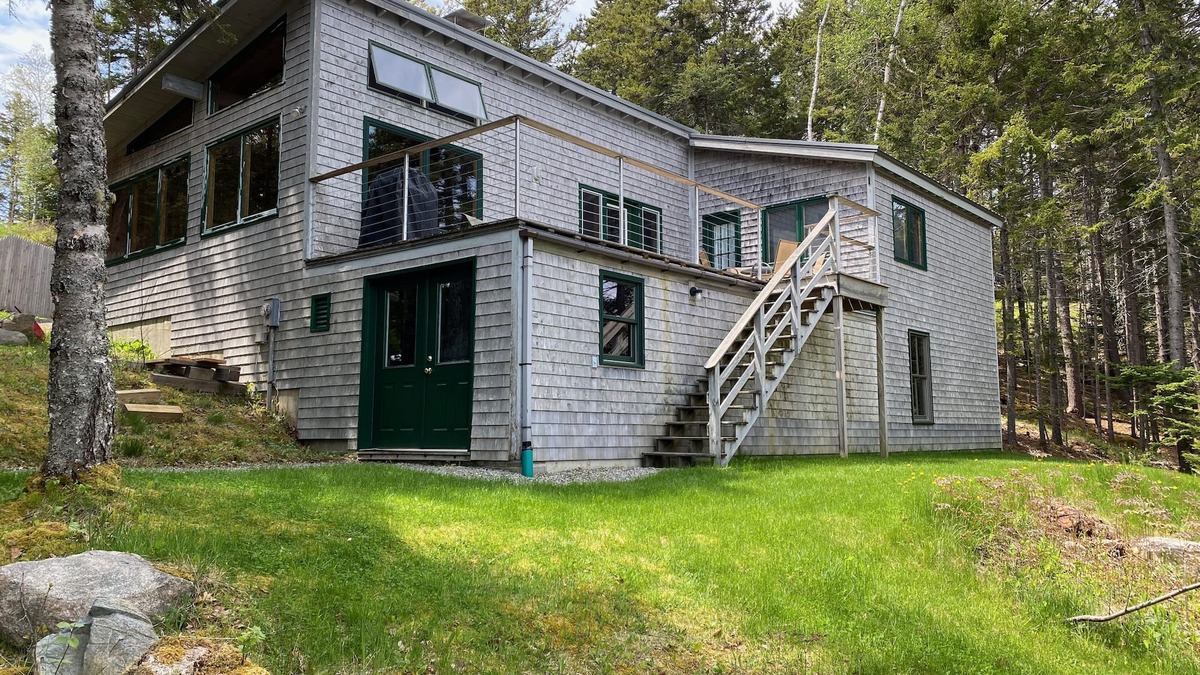 Bernard Cottage | Shorefront Cottage on Bass Harbor with Mountain Views