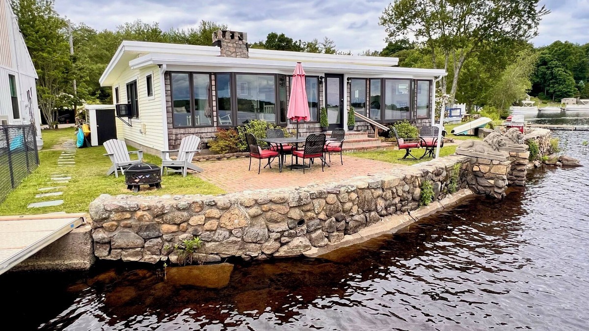 Lakeville House | Shoreline Dreams on Long Pond