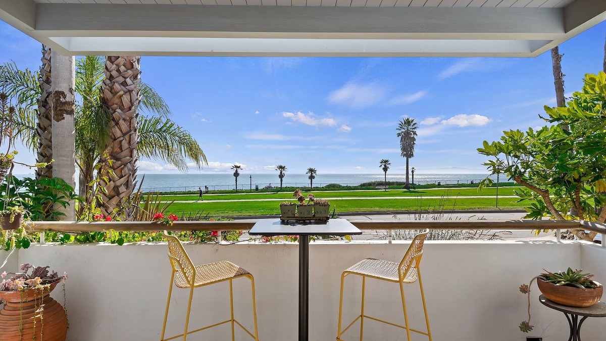 East Mesa House | Shoreline Park House - Your Vacation Oasis Awaits!