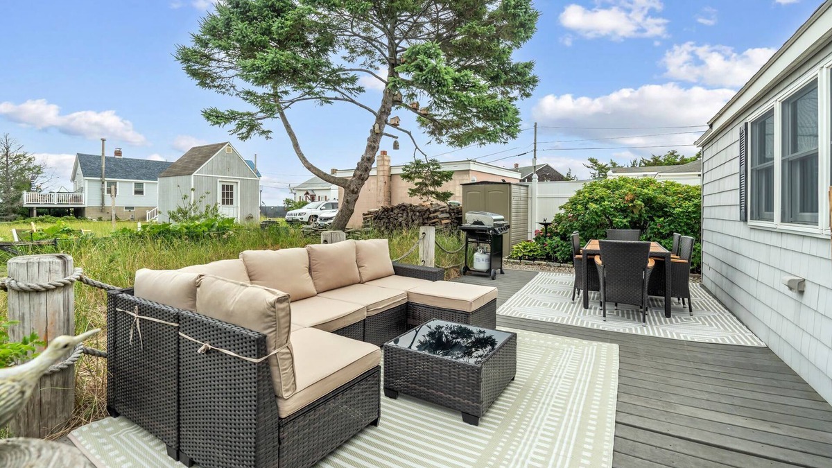 Newburyport House | Shoreline Retreat Ocean Views Walk to Beach AC