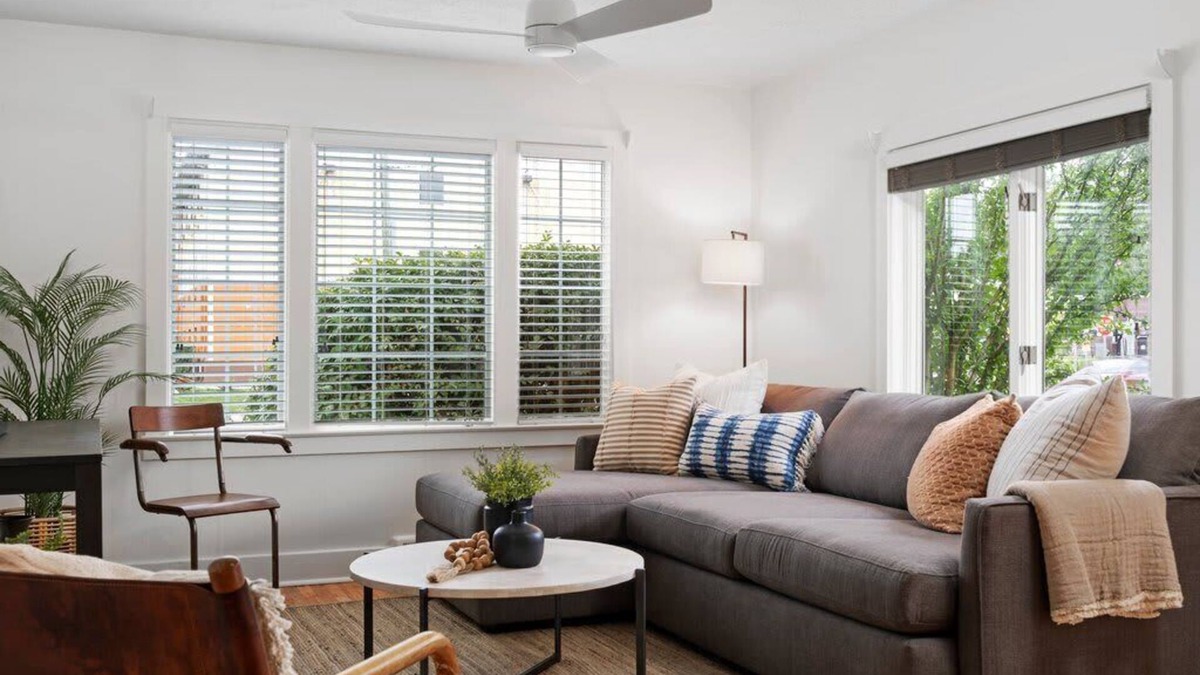 Traverse City Condo | Shoreline Suite 15 Su