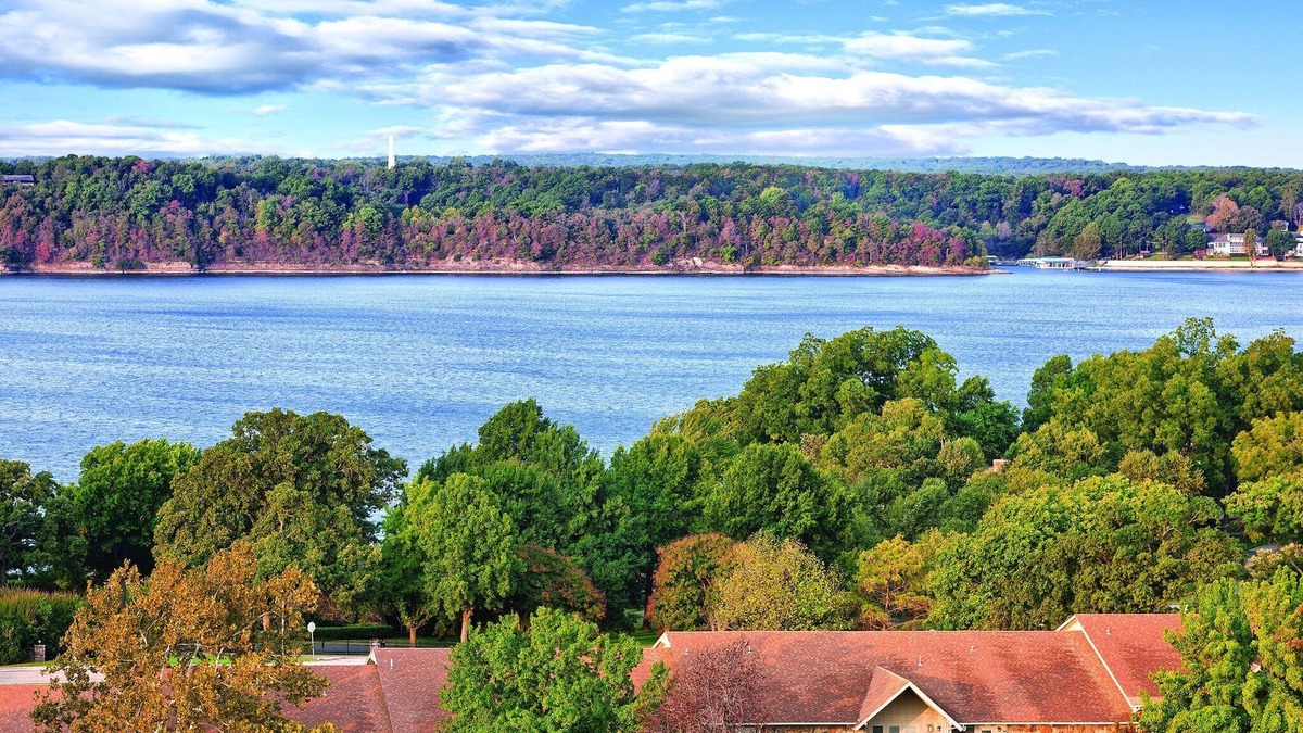 Afton Resort | Shoreline that stretches over 1,300 miles!