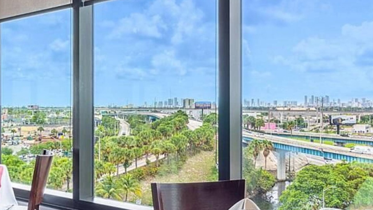 Miami Springs Hotel | Short Distance From The Well Known Sites! 2 Family-friendly Units, Onsite Pool