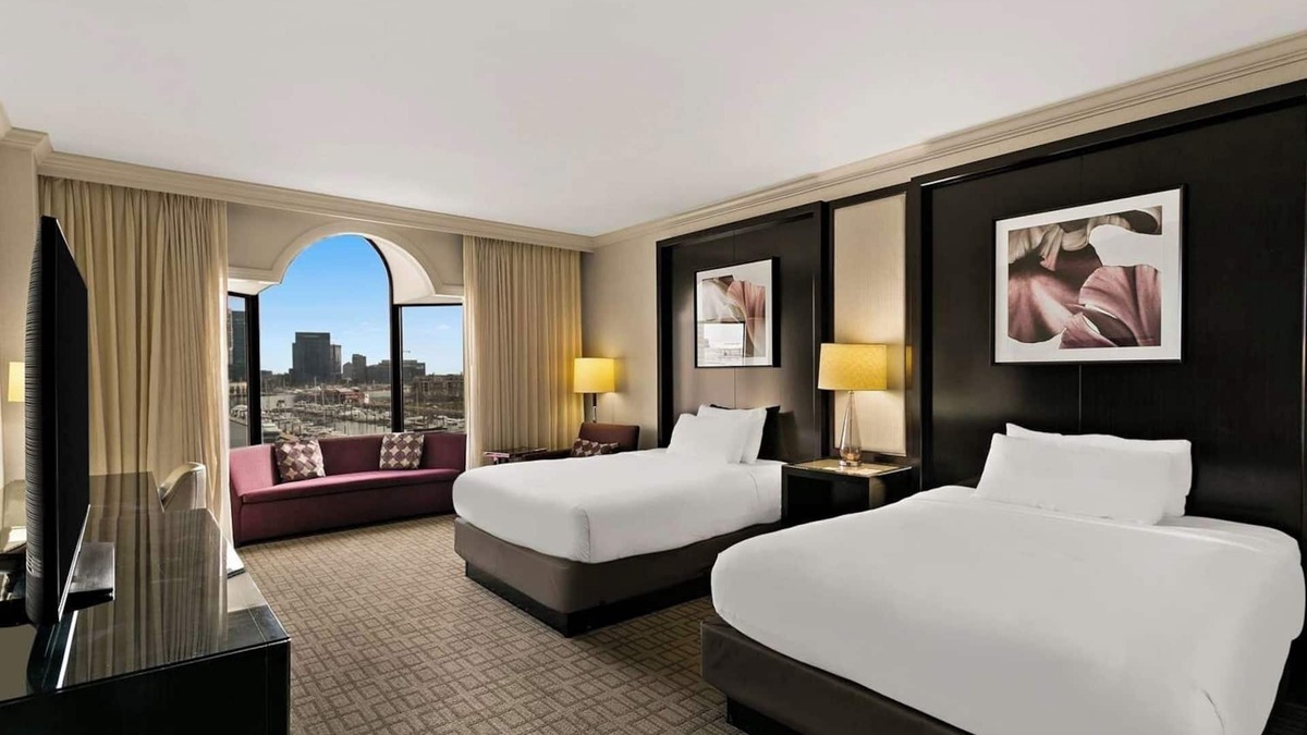 Downtown Baltimore Hotel | Short Distance From The Well-Known Sites! Near The Paramount Baltimore
