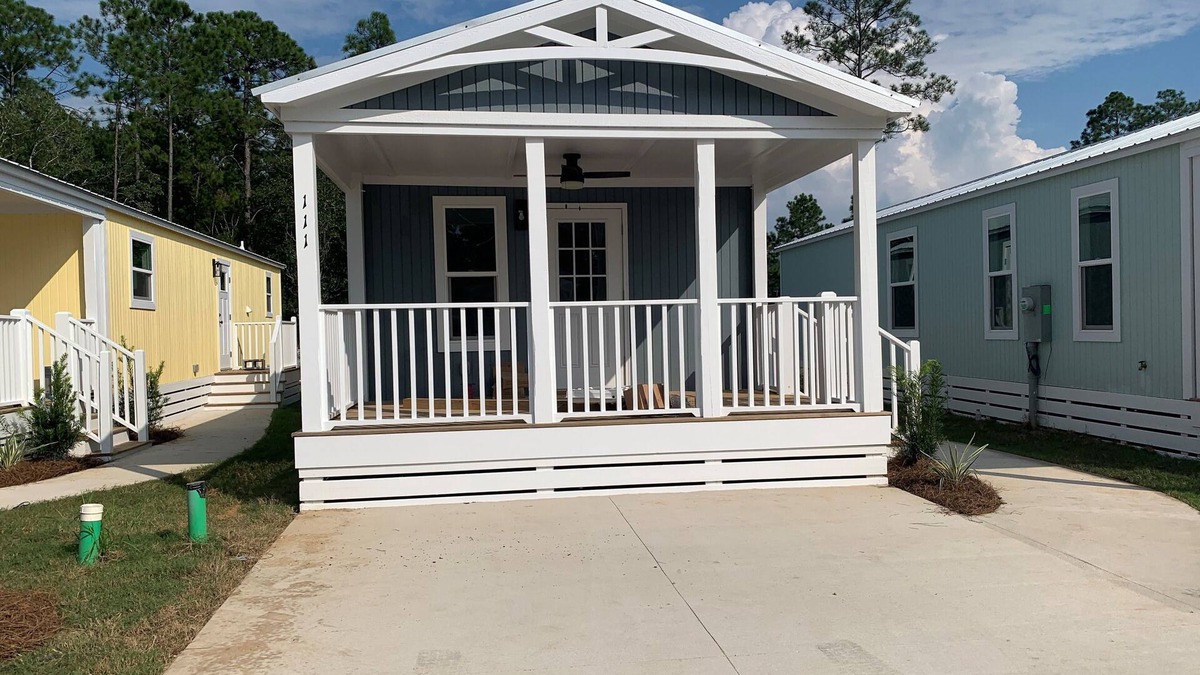 Freeport Cottage | Short drive to the beautiful 30-A beaches!nCozy Riverwalk Landing Cottage 5-E