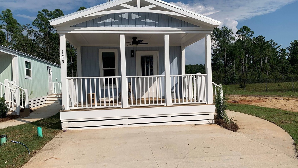 Freeport Cottage | Short drive to the beautiful 30-A beaches!nCozy Riverwalk Landing Cottage 7-G
