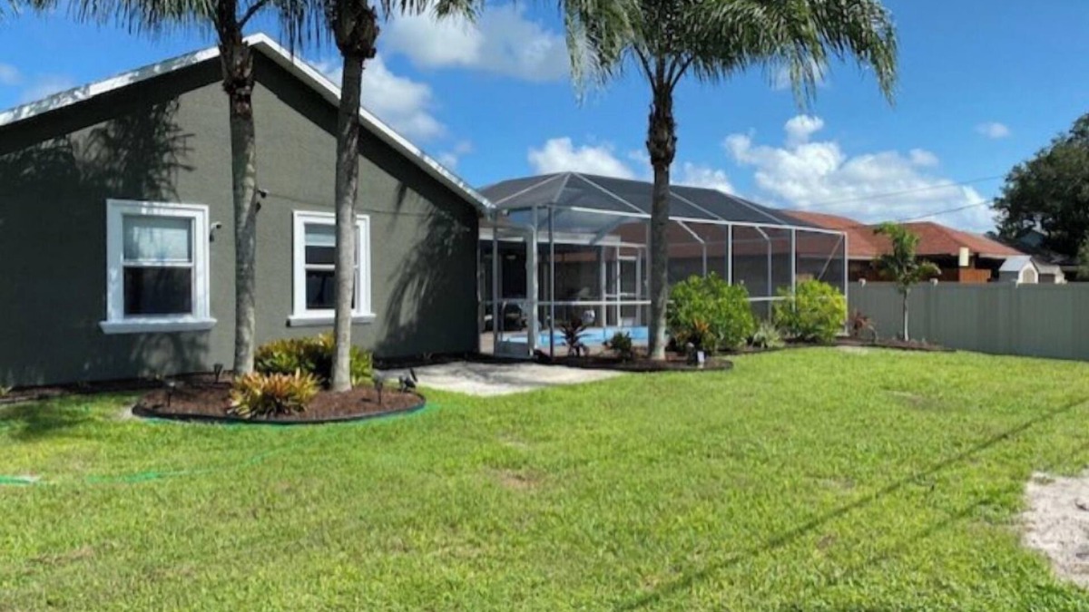 Port Malabar House | Short drive to the beach, or stay by the pool.