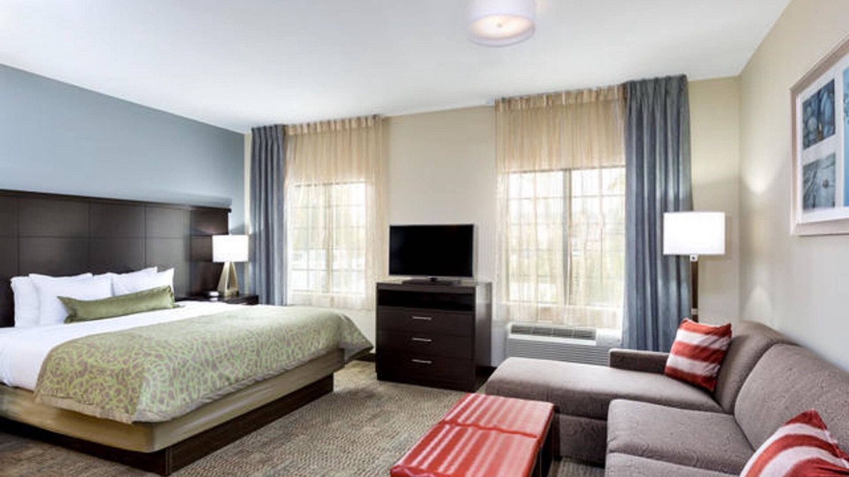 College Station Apartment | Short Drive to Texas A&M | Outdoor Pool + Business Center + Fitness Center