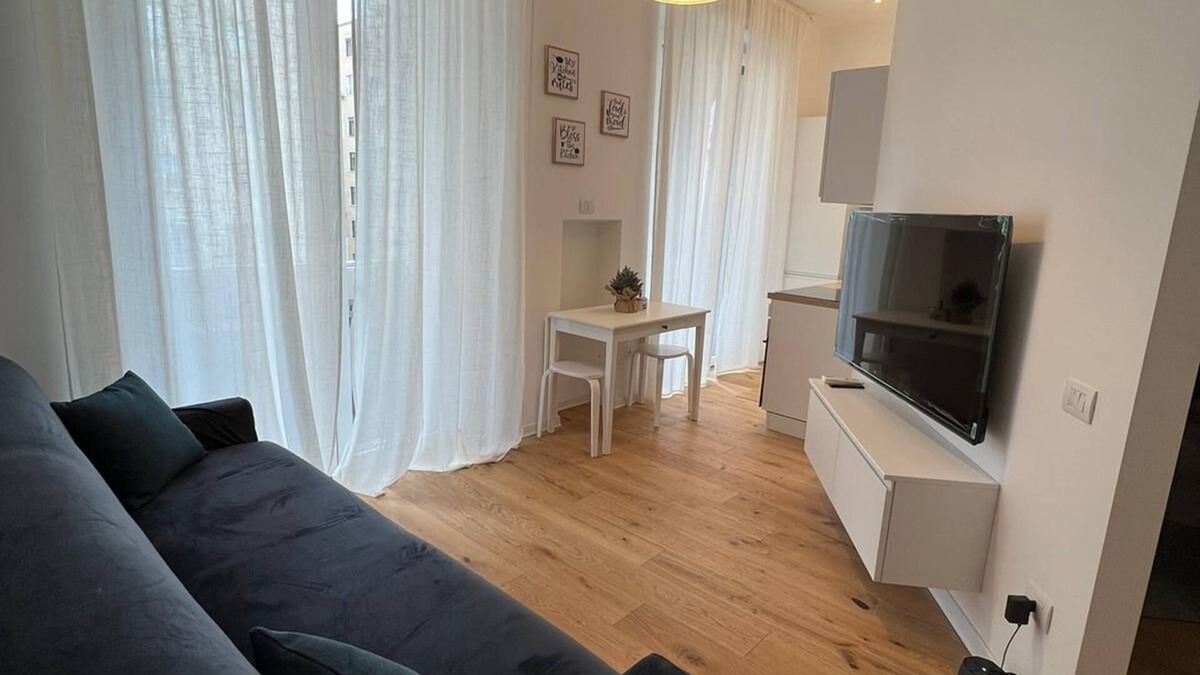 Carignano Apartment | SHORT RENT. Within walking distance of the famous Piazza De Ferrari and Via XX Settembre.