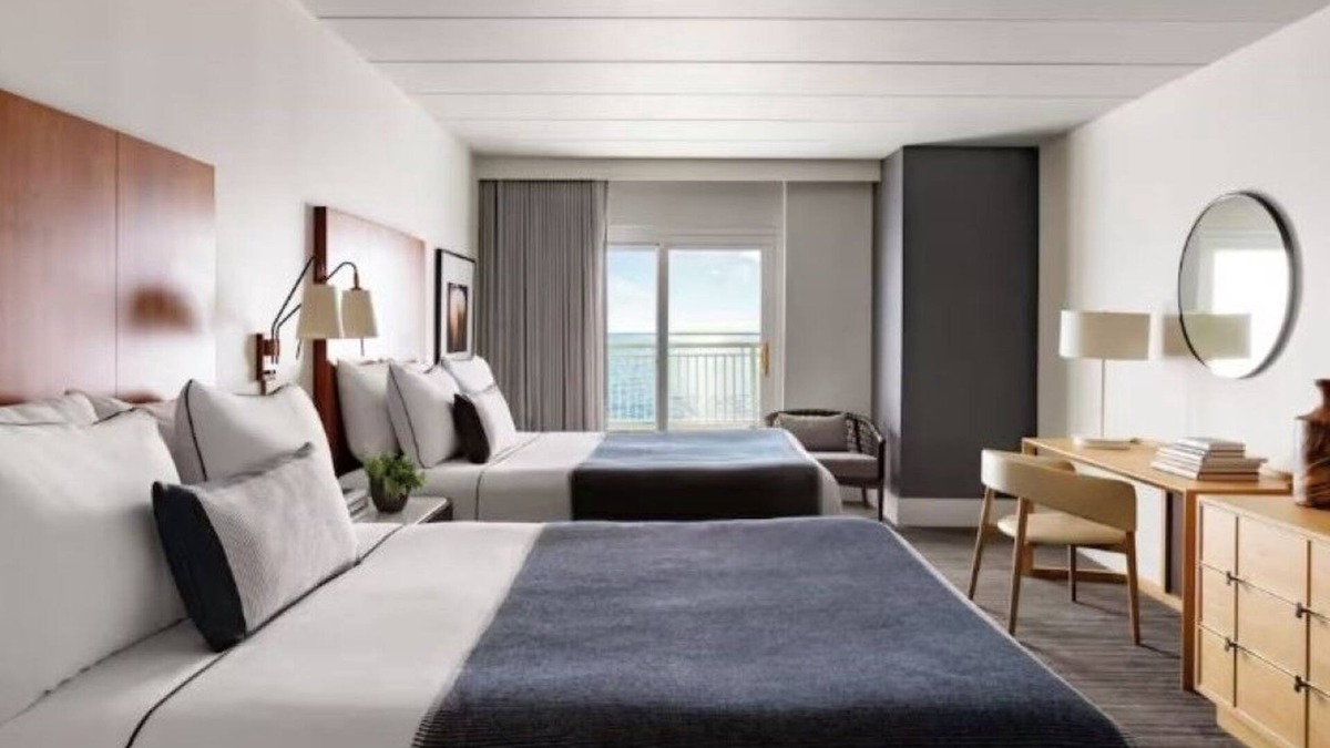 Goat Island Hotel | Short Stroll to Historic Downtown | Scenic Water View Room w/Balcony