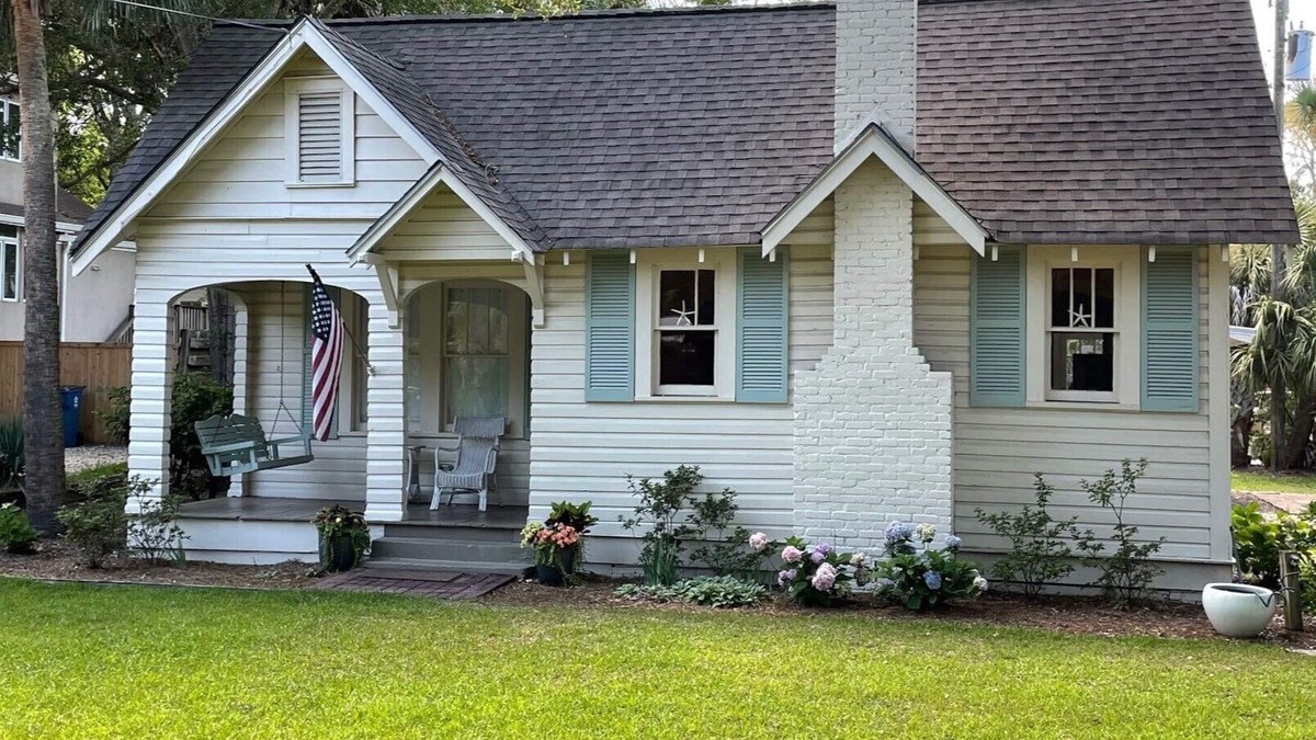 Saint Simons Island House | Short stroll to beach, restaurants and the village!