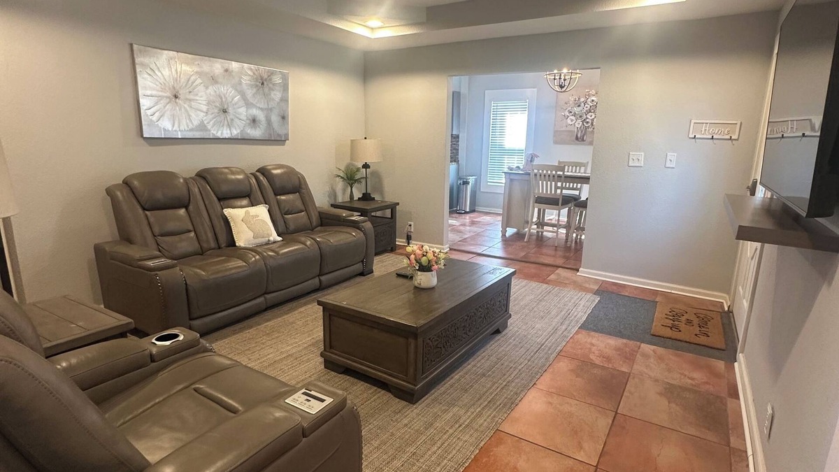 Blytheville House | Short term lease/Fully Furnished Home with utilities.