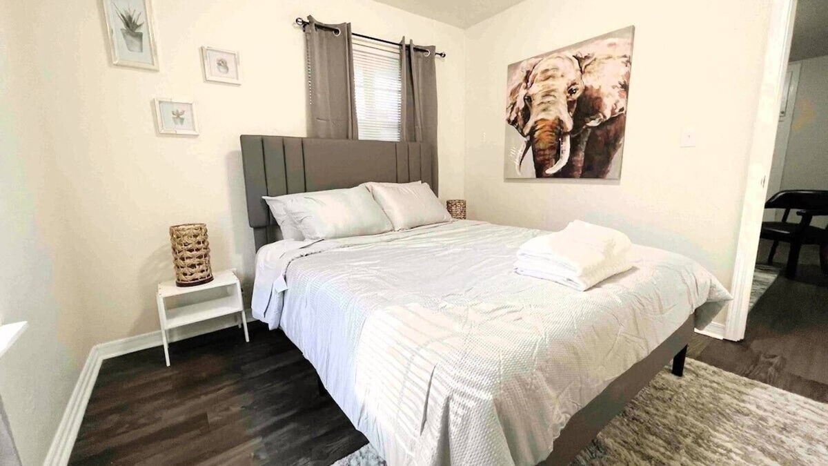 Central Oklahoma City Apartment | Short Travel Stay near Zoo Amtheater