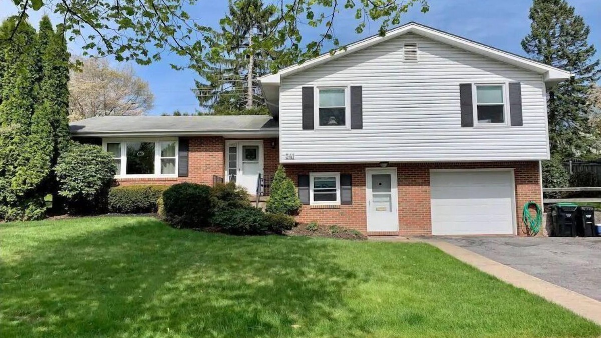 State College House | Short walk to Beaver Stadium and downtown!