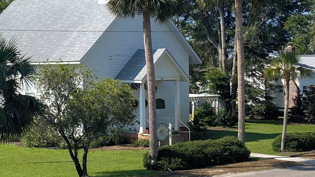 Port St. Joe Condo | Short Walk to beautiful St Joe Bay and Historic downtown Port St Joe.