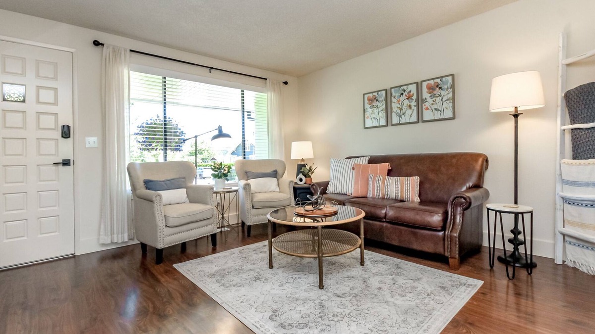 Enumclaw Cottage | Short Walk to Downtown, AC, Coffee Bar, Patio