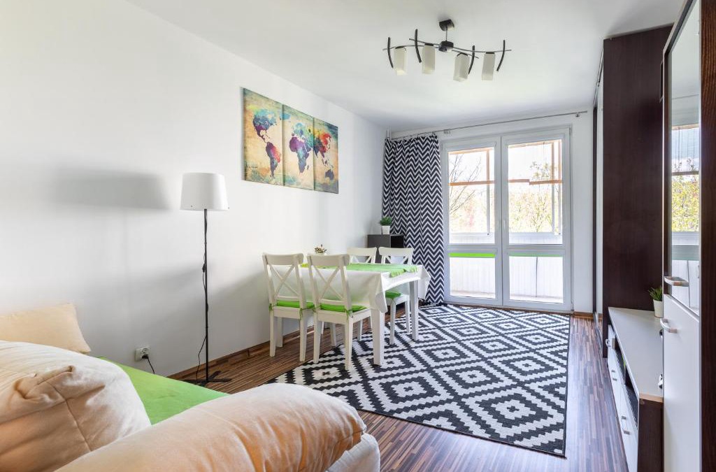 Rakowiec Apartment | ShortStayPoland Dickensa (B31)