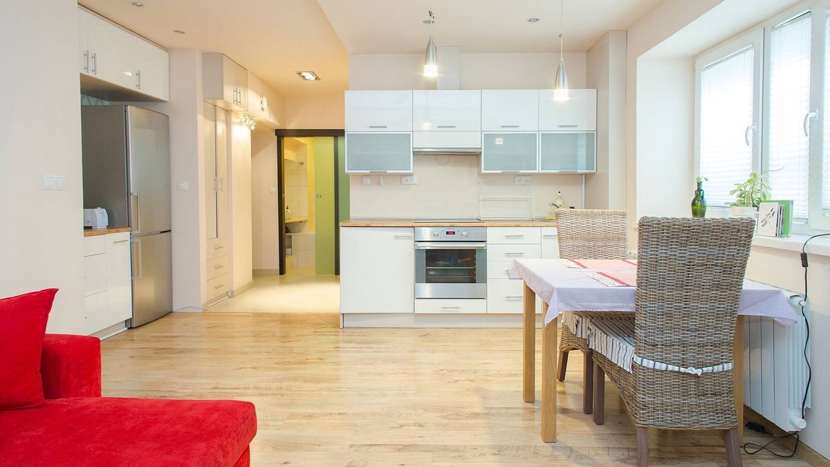 Muranow Apartment | ShortStayPoland Solidarnosci B8