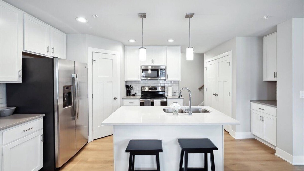 Norwalk House | Shortstop and Stay….and make yourself at home!