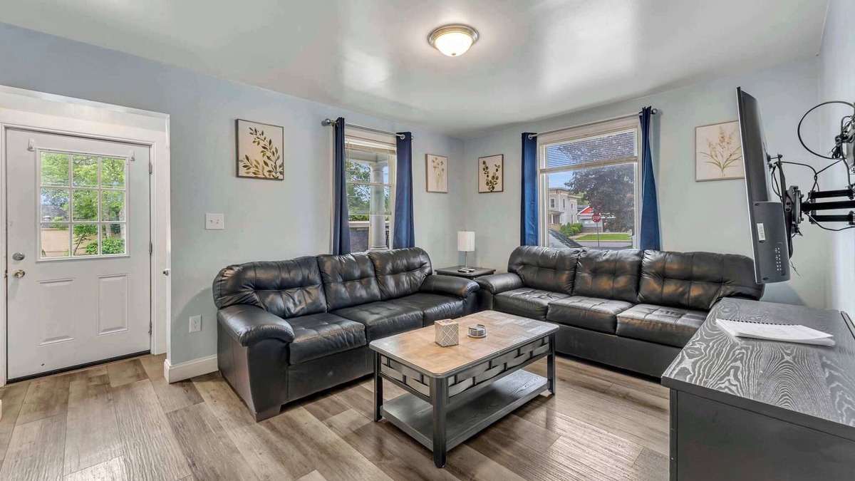 Oneonta Apartment | Shortstop Apt 1 - All Star Baseball Rentals