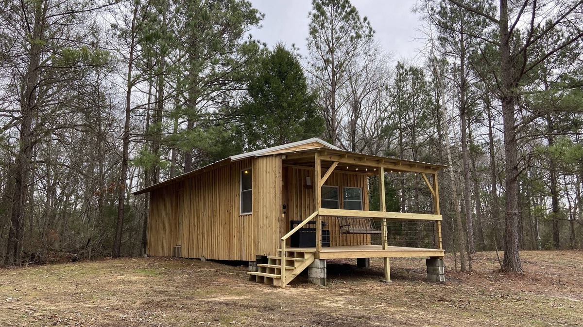 Holy Trinity Cabin | Shotgun Cabin at the Pond