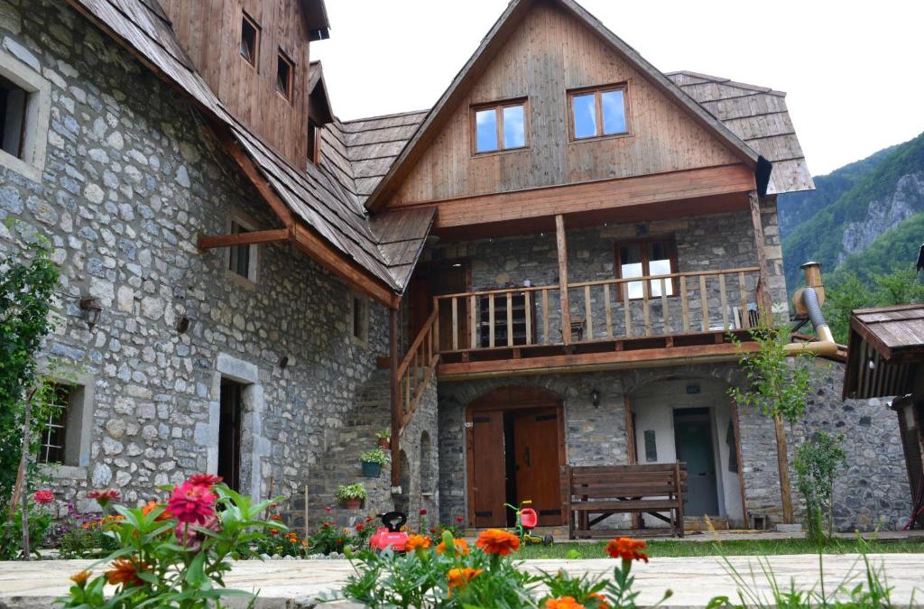 Theth House | Shpella Guesthouse Theth