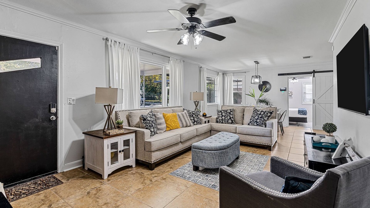 Broadmoor House | Shreveport, Broadmoor area 4 bedroom family group home