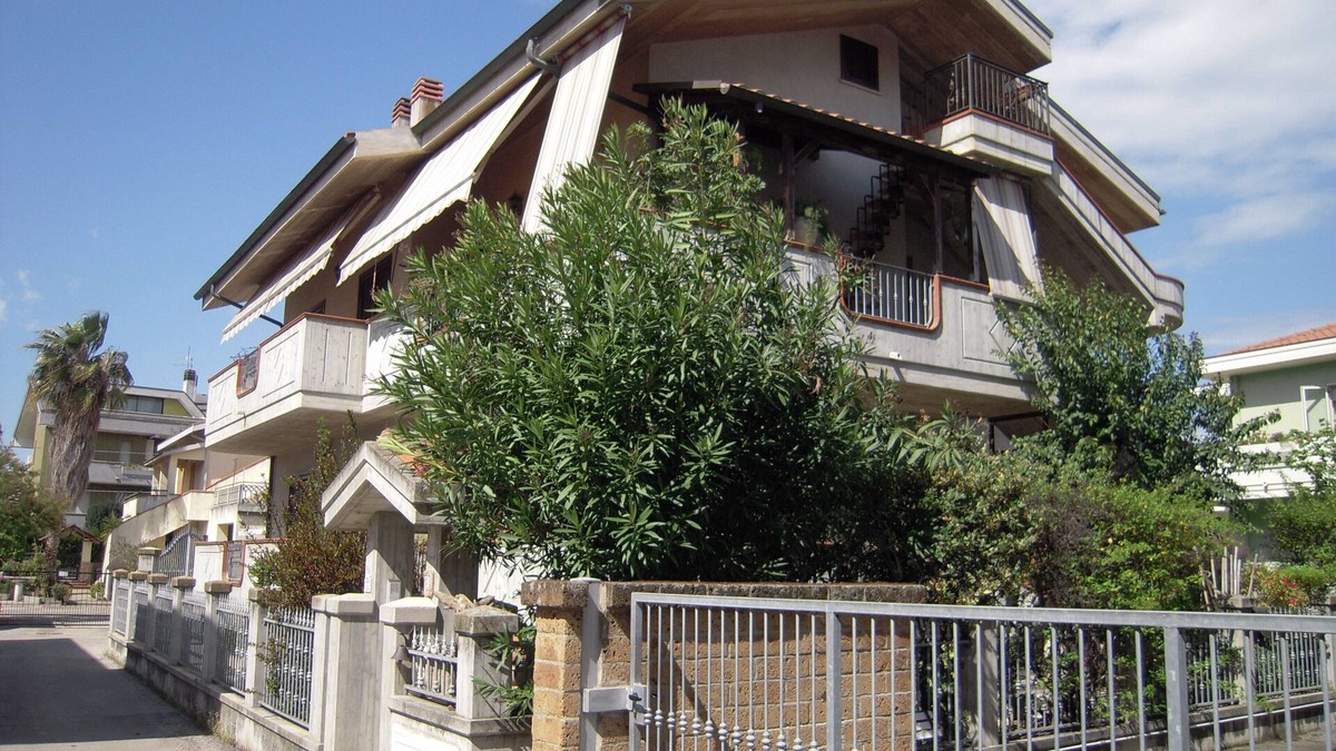 Pineto Apartment | Shs Family, Bright Spacious Apartment, near the sea and all services.