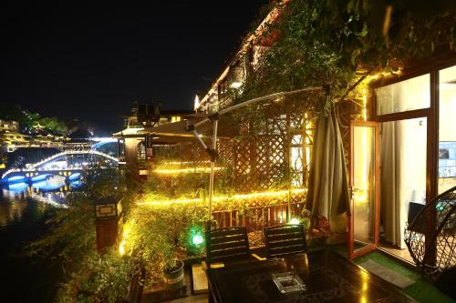 Fenghuang Hotel | Shuiyun Zhijian Homestay