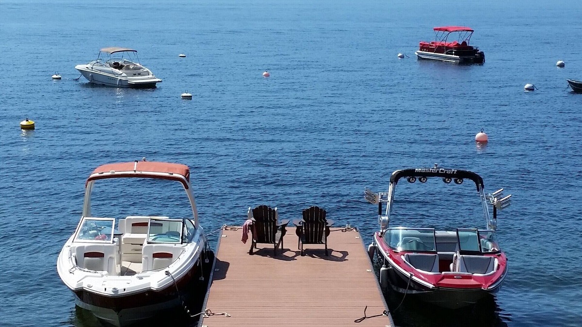 Celista House | SHUSWAP LAKE BEACH FRONT /PRIVATE DOCK n50% OFF $199 NIGHT REG $398