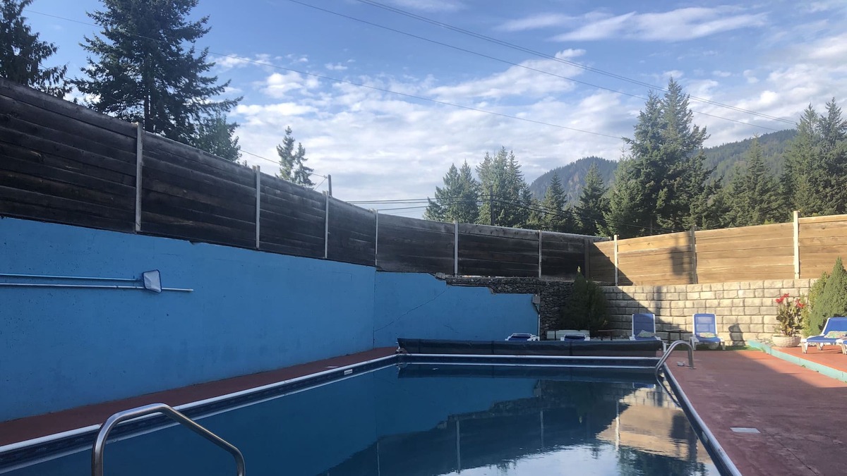 Blind Bay House | Shuswap Lake View Gorgeous RV