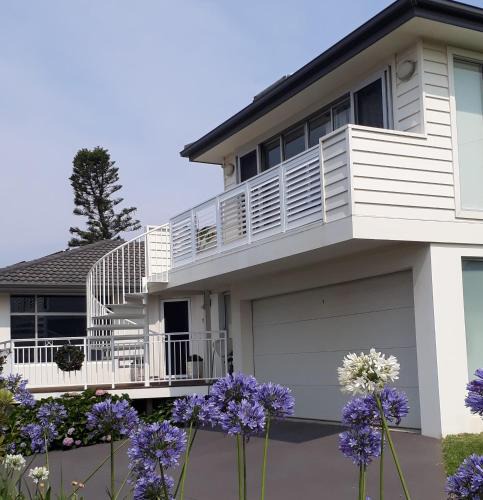 Kiama Apartment | Shutters by the Sea-Sea views-Waterfront-Private- on the Coastal Walk