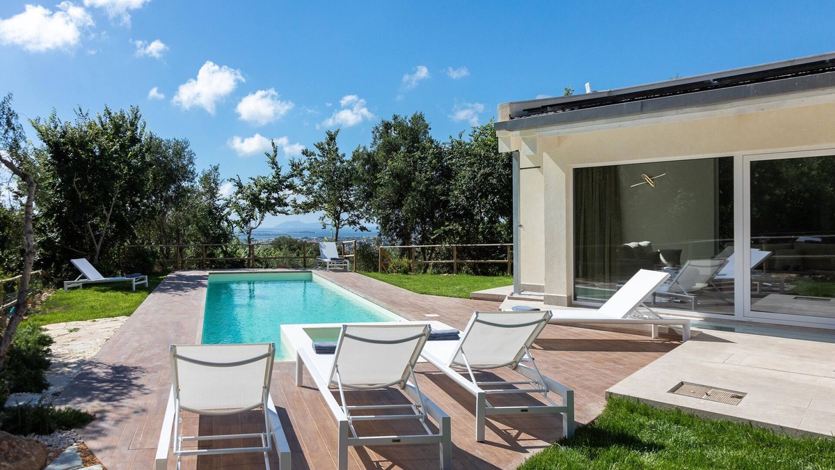 Spano Villa | Sicily villa with pool and sauna sleeps 10