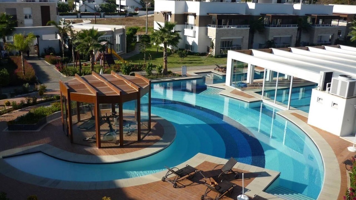 Kemer Mahallesi Apartment | Side, 3-room apartment with pool area (in&out) & balcony, long stays welcome