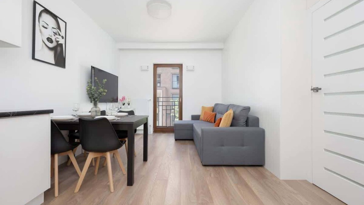 Praga Apartment | Sierakowskiego 4 | Contemporary Apartment | WiFi
