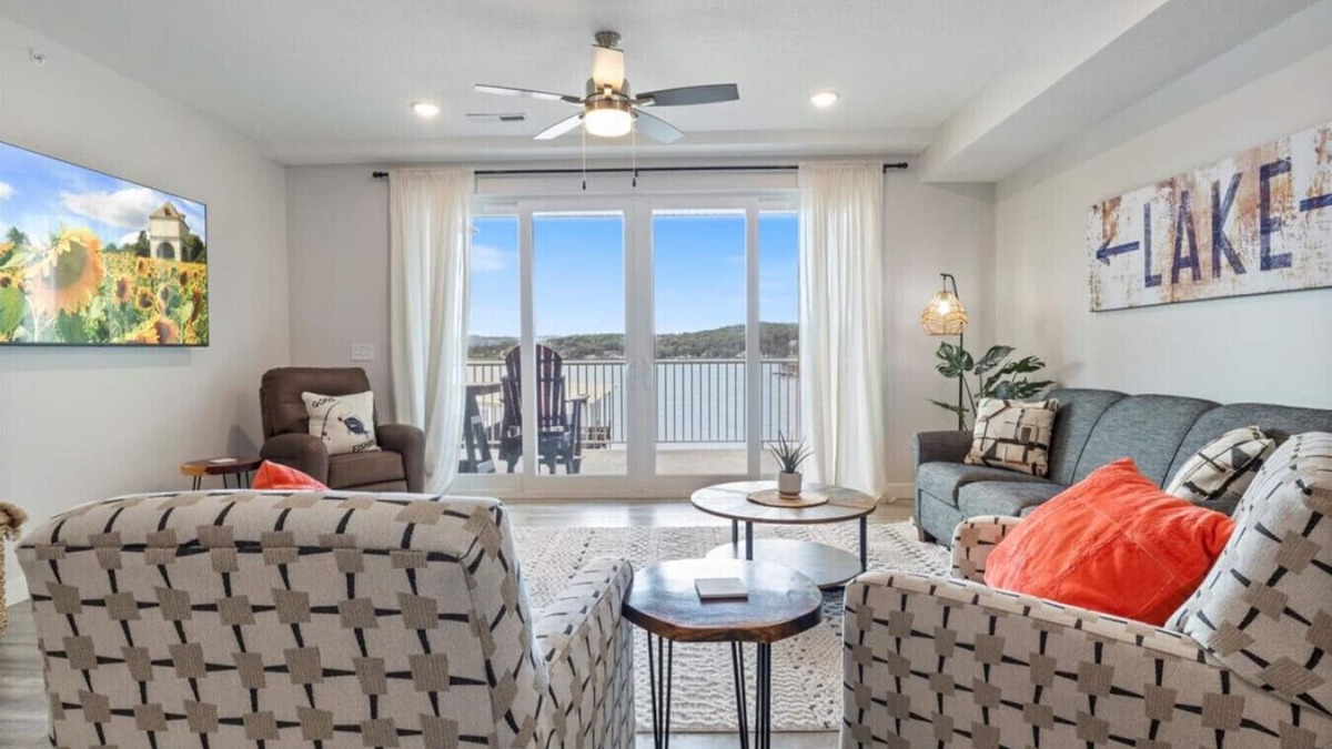 Camdenton Condo | Sierra Bay Sweet Retreat - Two Pools & More!